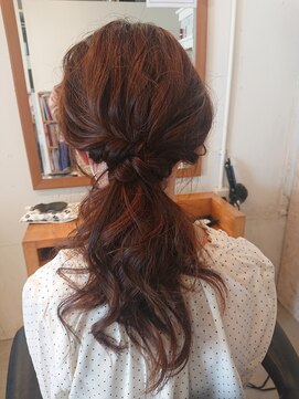アルベリーヘアーアンドスパ 掛川中央店(ALBELY hair&spa) 華やかダウンポニー
