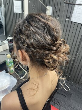 ラグズ 茅ヶ崎(LAGUZ) 【ヘアセット】　後れ毛まとめシニヨンアップ　茅ヶ崎ヘアセット