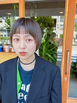 シツ(situ) アッシュベージュマッシュショート