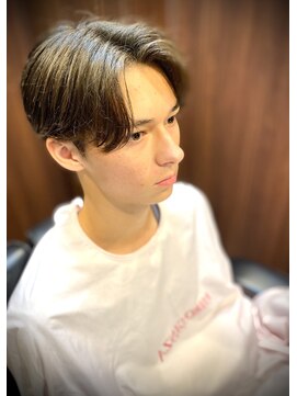 ヒロギンザ 銀座一丁目店(HIRO GINZA) ツーブロック×ナチュラルセンターパート