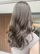 インビテーション(invitation)&nbsp;ロングレイヤー・アッシュブラウン・グレージュ・ハイライト