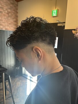 バイナル メンズパーマ フェード