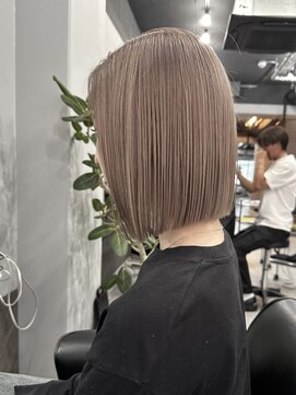 レブ 三条河原町(Reb,) ベージュボブダブルカラーブリーチ30代ハイトーン似合わせヘア