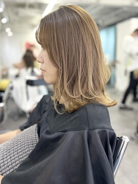 オウル(Owll) *鎖骨レイヤーボブくびれスタイル*