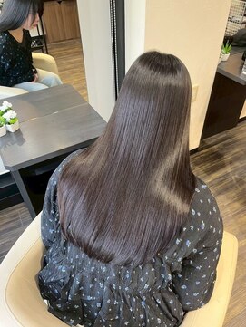 ヨンセンチメートルヒロサカ(4cm HIROSAKA) 髪質育成縮毛矯正