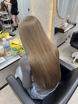 ルノン シェリー(LUNON cheliy) 黒髪クラゲヘアーオリーブグレー小顔ココアベージュ