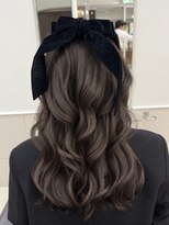 オフ(off)&nbsp;大きめリボン×大人かわいいハーフアップ