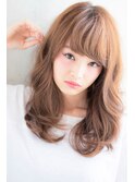 愛されモテヘア ハイトーンベージュ エアリーゆる巻きセミディ