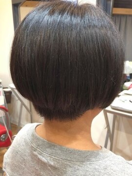 サルビア(Salvia) 〈サルビア美畑町〉マッシュボブルフ似合わせカット