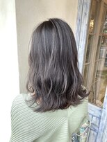 エイミーバイアフロート(amie  by afloat)&nbsp;◆ 上品かつ、重厚感を消すダークな抜け感ハイライト