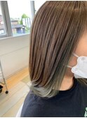 薄い緑色のインナーカラー