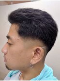 バック　バーバースタイル　低め　スキンフェード メンズ 黒髪