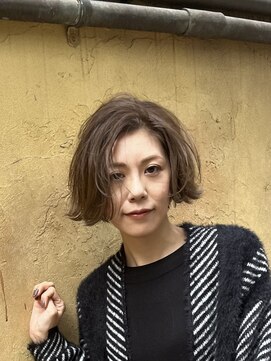 ビュートリアム 梅田(BEAUTRIUM) ショート/フレンチボブ/外ハネ/30代/40代/梅田/