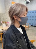 顔まわりレイヤーウルフカット前髪なしミルクティーベージュ韓国