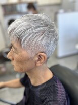 サンひまわり 高来店&nbsp;グレーヘアのベリーショート