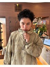 ブローチ(broche) スパイキーショート