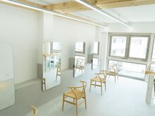 3階までお席があり、開放感のある店内。[パーマ/ボブ/二子玉川]