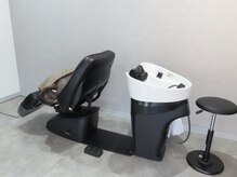 エン(en)の雰囲気（疲れにくい高級フルフラットシャンプー台を導入しています。）
