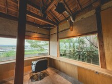 シジオオヤマザキ(siji oyamazaki)の雰囲気（木造の店内は落ち着いた雰囲気を醸し出します）