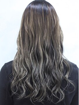 フォーム(FORM) グレージュグラデーション