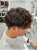 緩め波巻きスパイラルパーマシャドウパーマメンズマッシュウルフ