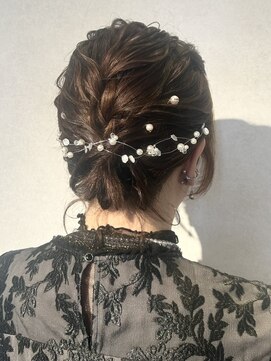 カウチ ヘアー ドレッシング(COUCH Hair Ｄressing) 上品にまとまる編み込みシニヨンヘア