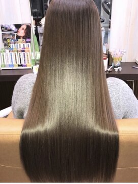 リリー(Lily) 艶ストレート