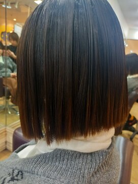 シャンプーボーイ ストレートボブ