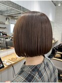 ベージュ×ボブ