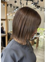 アンボス(Ambos)&nbsp;ナチュラルボブ×透明感アッシュカラー