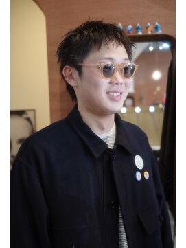 エディ(Edy) スパイキーショート刈り上げニュアンスパーマメンズ眉毛カット