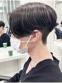 毛流れセンターパートニュアンスパーマツーブロック刈り上げ