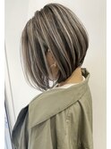 外国人ボブ ハイライトバレイヤージュ白髪ぼかし グレージュt227