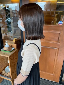 ヘア プロデュース キュオン(hair produce CUEON.) 切りっぱなしボブ×カーキアッシュ