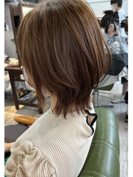 マリアバイアフロート(Maria by AFLOAT) ※ヘアスタイルは顔の額縁。口角アップ若見えヘアウルフくびれ