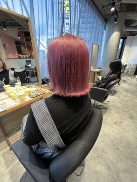 リーオオサカ(Lee Osaka) ピンクカラー×東芽生