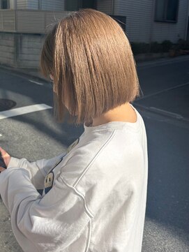 ミュラ(mulah) 透明感カラーハイトーンミルクティーベージュ＊切りっぱなしボブ