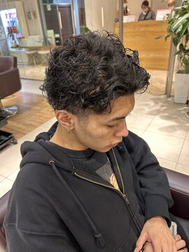 シェリ(Cheri) メンズ  癖毛を活かしたスパイラルパーマ