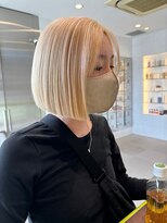 スノッブサンク(Snob ciNQ)&nbsp;切りっぱなしボブ/ホワイトカラー/ブリーチカラー/20代