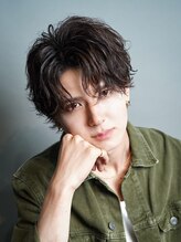 【無造作な動きをパーマで作る】スパイラルミックスのアップバングセンターパート