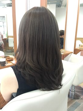 アディクシーカラー　ベージュ系アッシュ