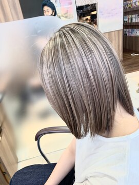 ヘアークリアー 草加 【草加】大人女子ホワイトアンブレラ