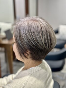 クリック 武蔵小杉(CLiC) ナチュラルグレイで魅せる大人ショート
