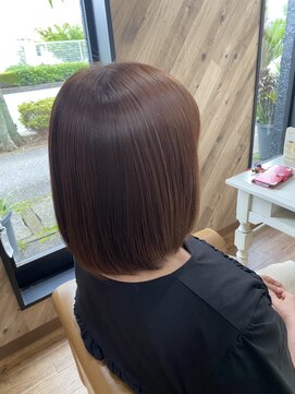 ルネッサンスヘアー ラファエロ(RAFFAELLO) 艶カラー ピンクベージュ ボブ 360度艶髪へ
