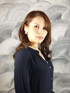 アディクション(ADDICTION) 重くなりがちなロングヘアーをフワッとカールで美髪に