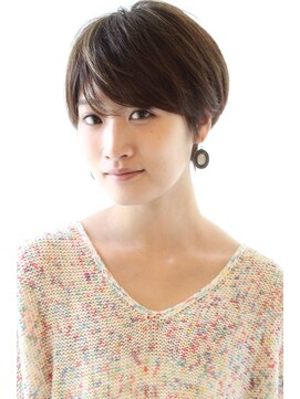 レウナ 外苑前(Reuna) 大人女子・ワンサイド耳かけショート