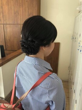 ヘアメイク シュシュ(Hair make chou chou) 留袖にも合うシックなローシニヨン【chou-chou 北林夏実】