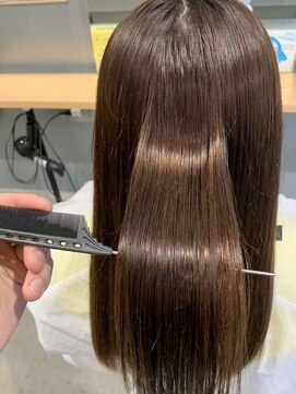 ルーム プロデュースドバイ アミカ(Room produced by Amica) 髪質改善ストレート