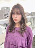ミディアムヘアレイヤーシルキーベージュ