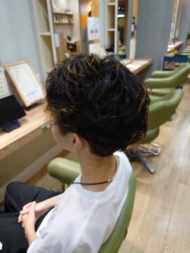 ブロッサム 東中野店 20代30代韓流☆ツイストパーマショートマッシュアッシュブラック